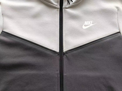 Nike Tech Fleece Light Gri Fleece - prezentare produs