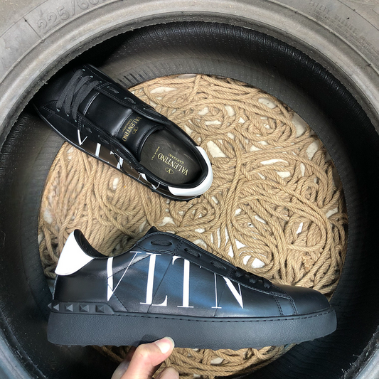 Valentino Open VLTN Negru - prezentare produs