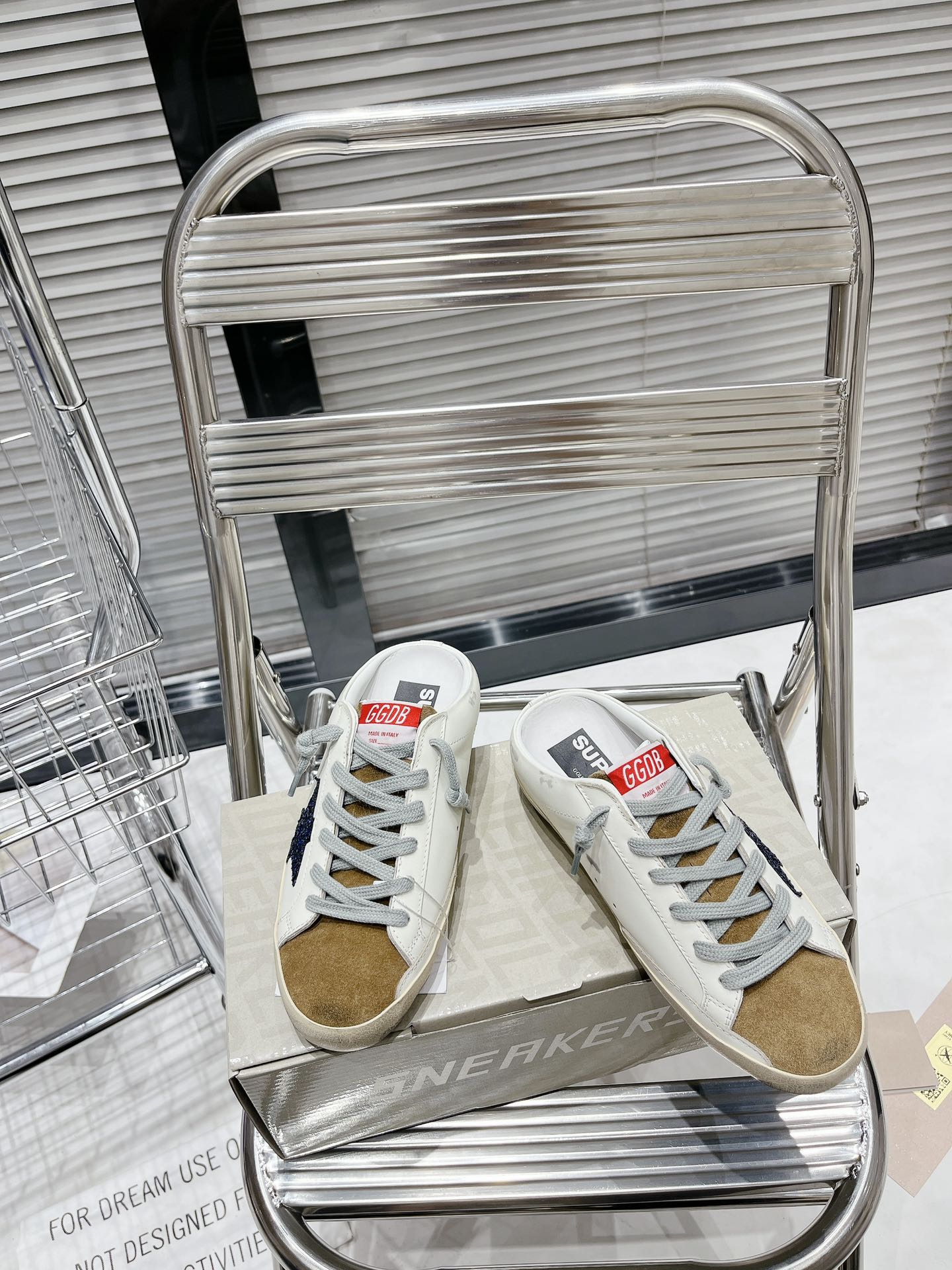 Golden Goose Deluxe G51 Pantofi sport - prezentare produs