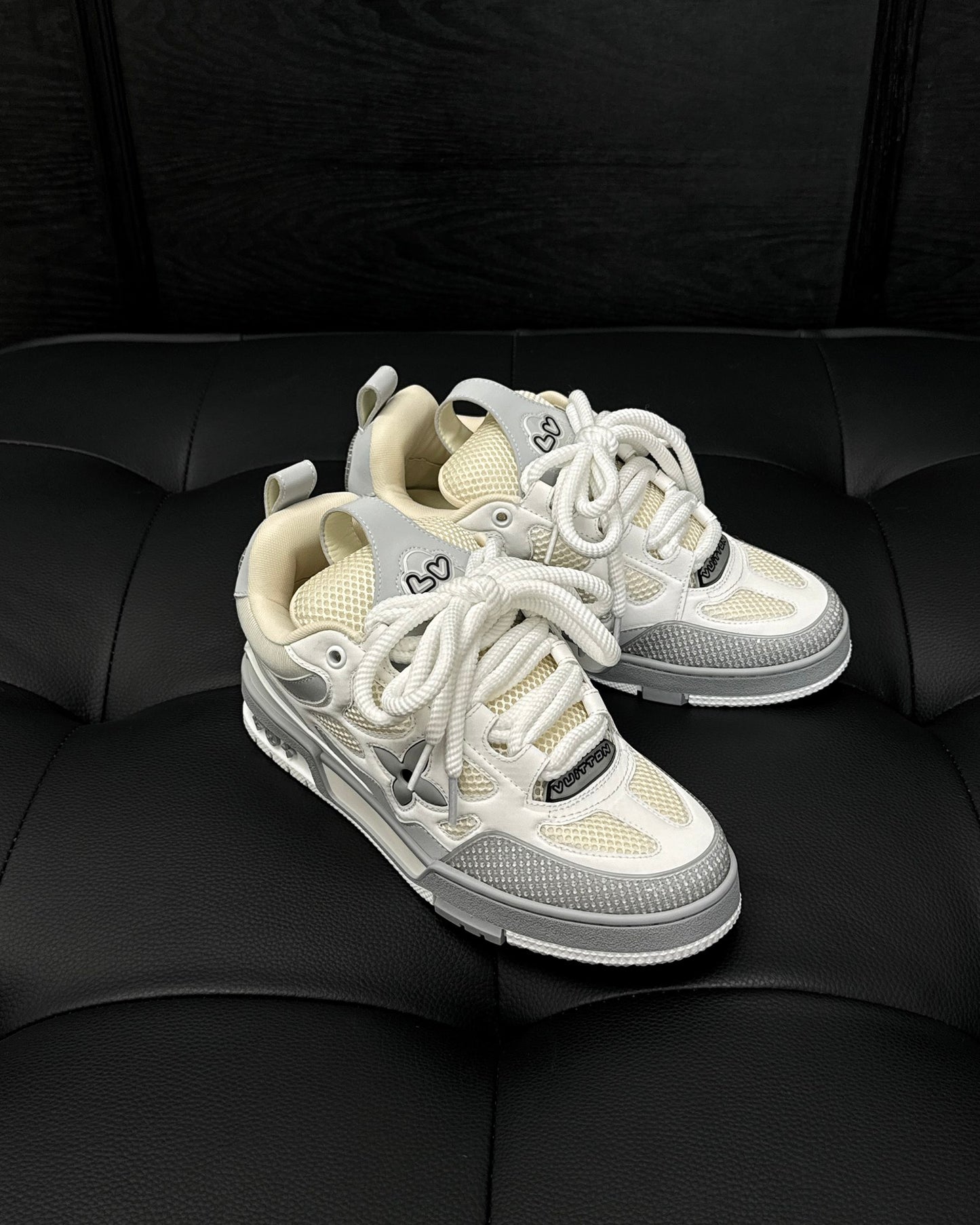 Louis Vuitton LV Skate Gri - prezentare produs