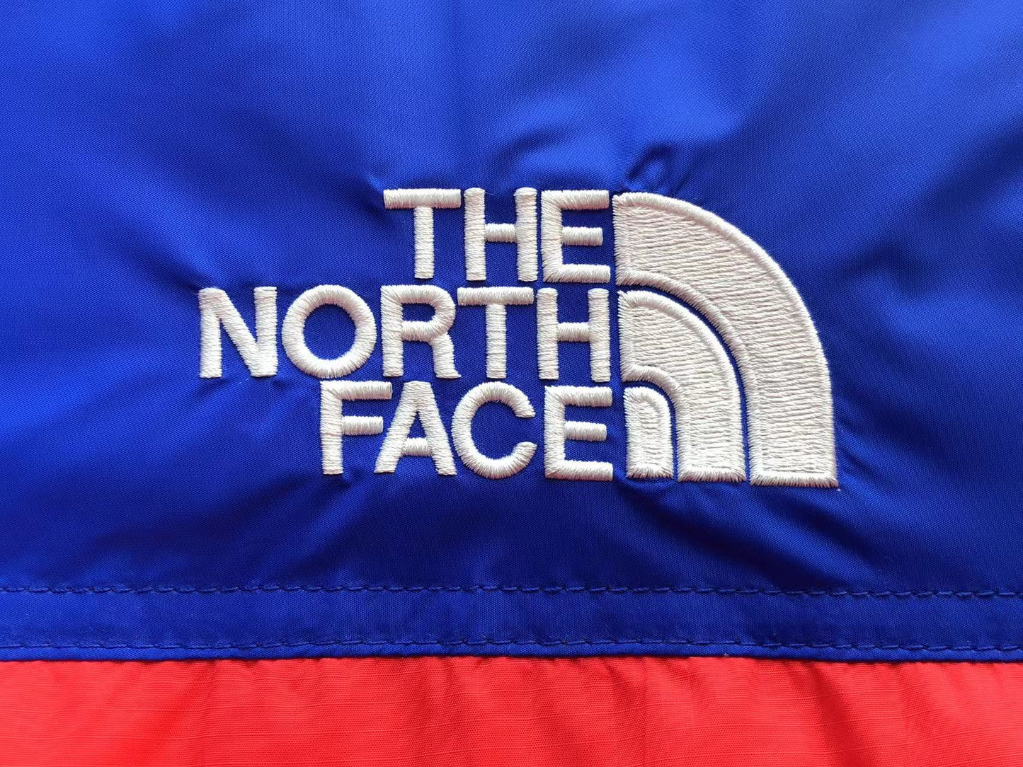The North Face Nuptse Roșu Albastru Mega Discount Clothing - prezentare produs