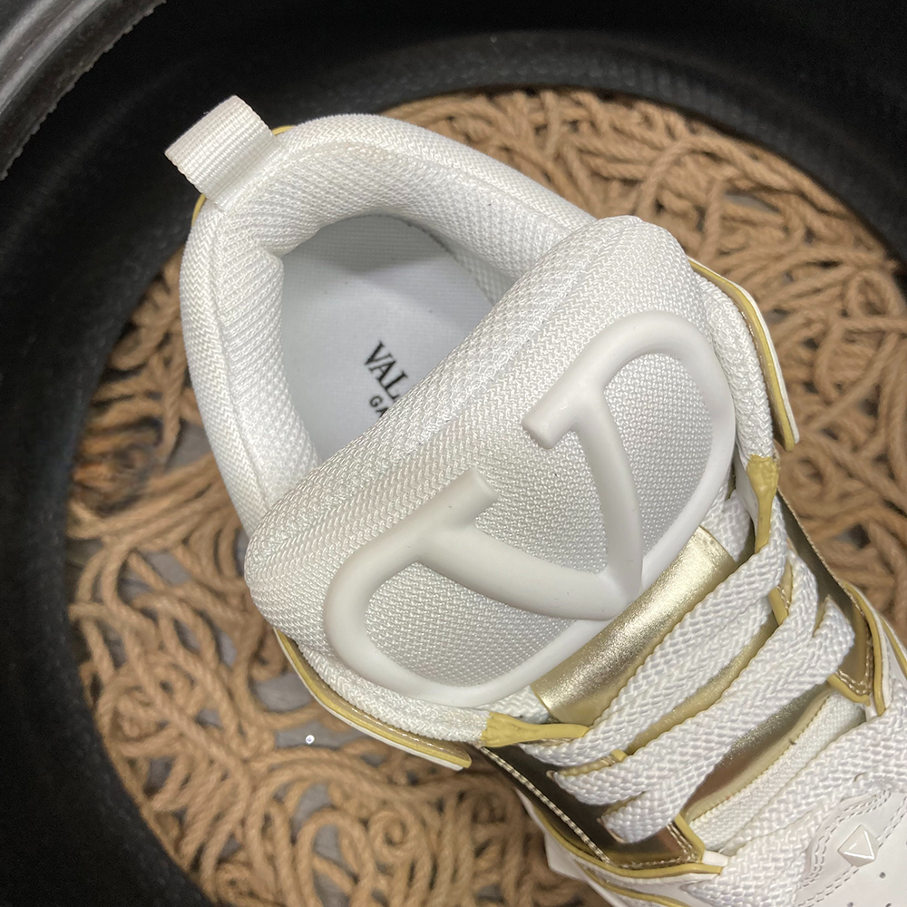 Valentino 6 - prezentare produs