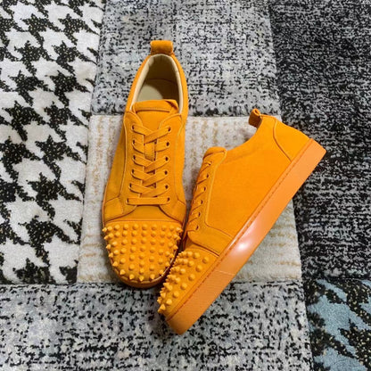 Christian Louboutin Portocaliu Velvet Spikes Low - prezentare produs