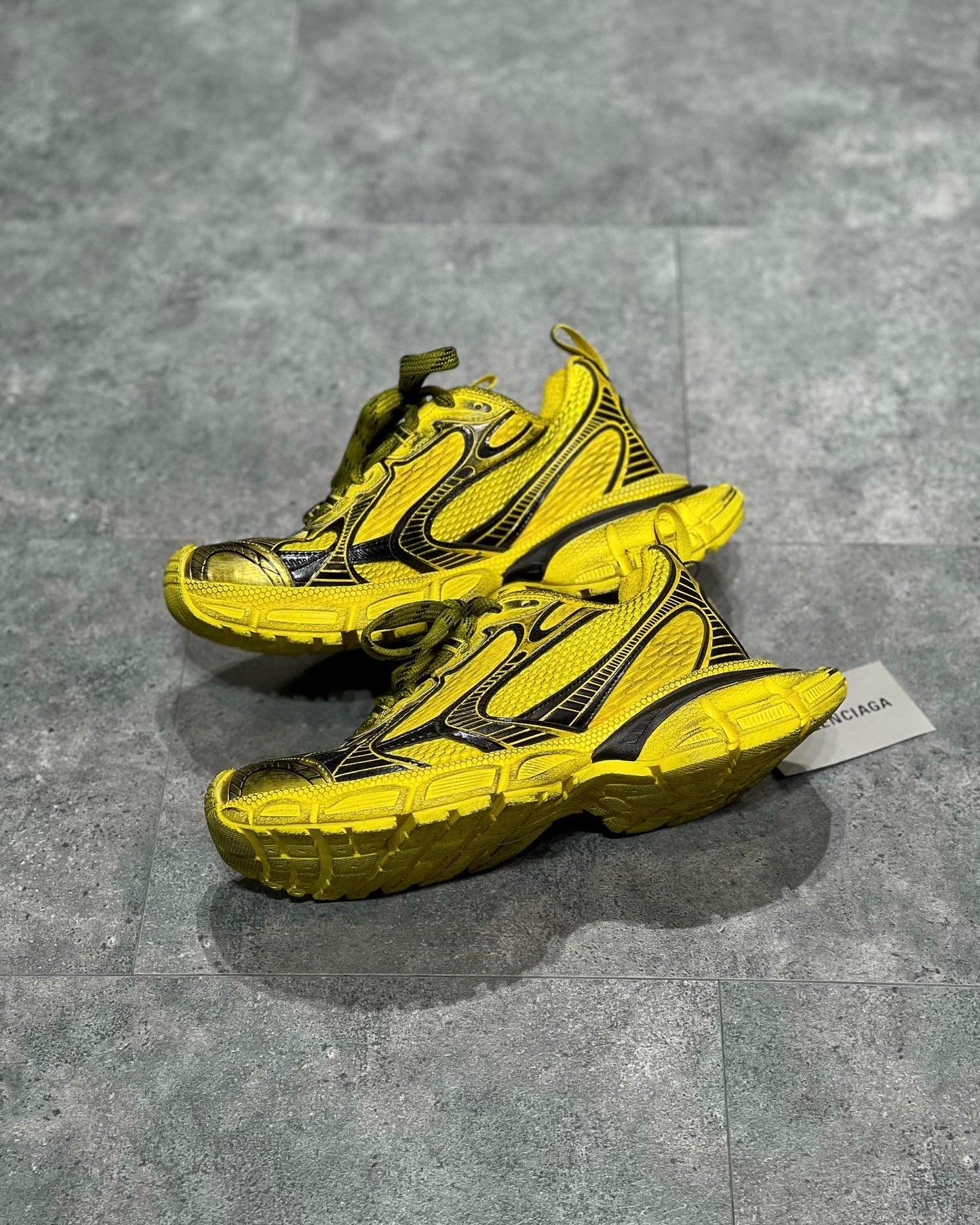 Balenciaga 3XL Galben - prezentare produs