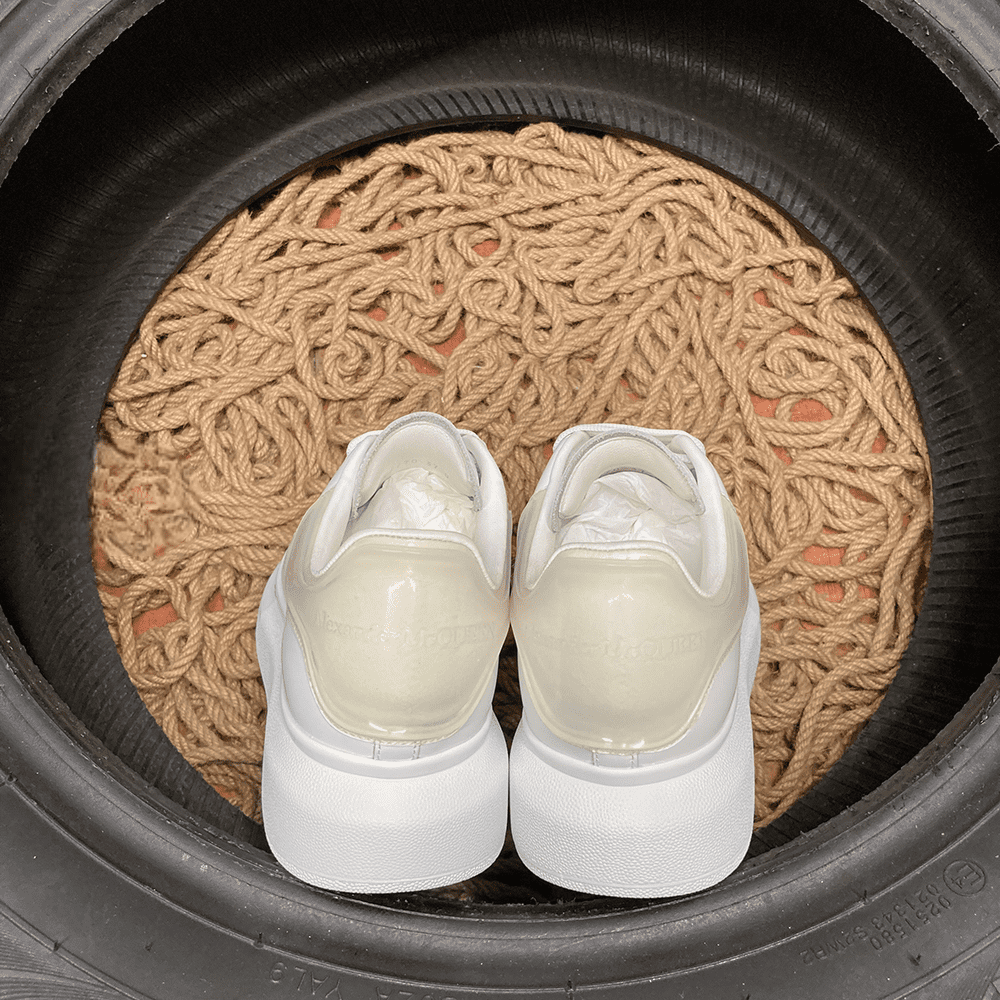 Alexander McQueen Alb Rubber - prezentare produs
