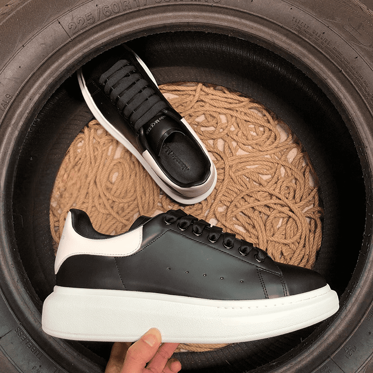 Alexander McQueen Negru And Alb - prezentare produs