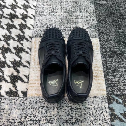 Christian Louboutin Negru Spikes Low - prezentare produs