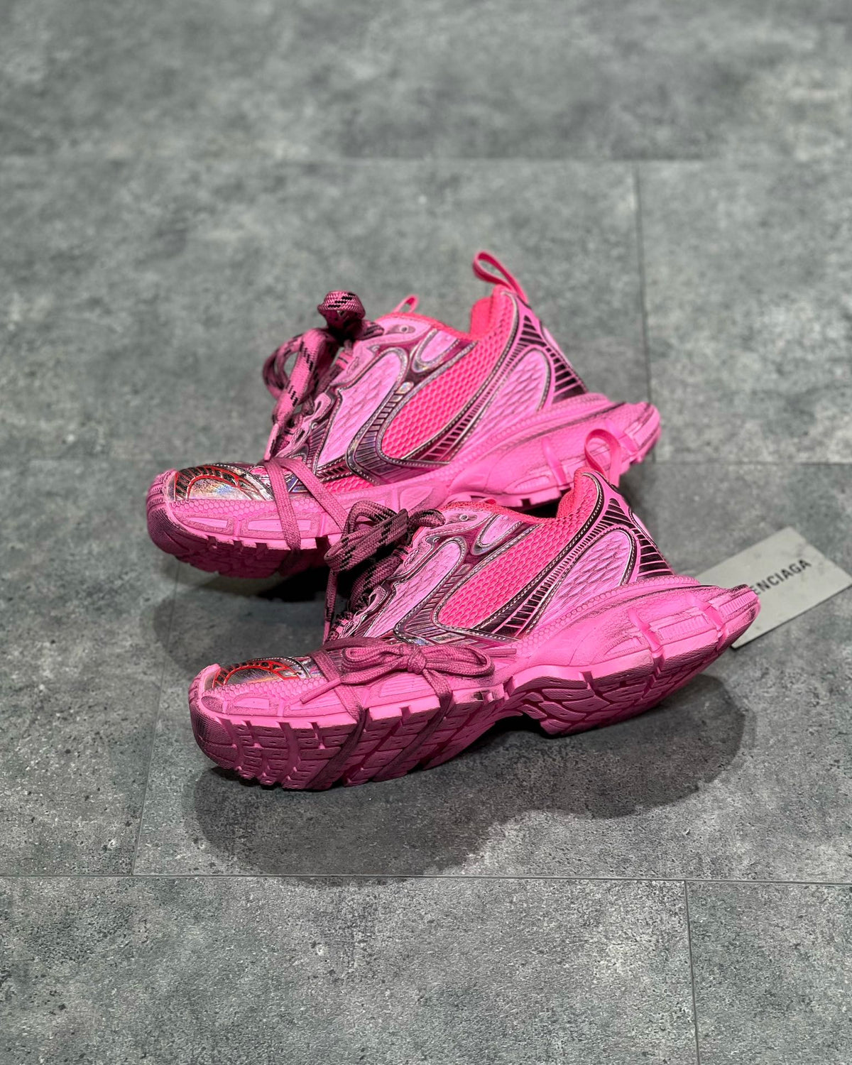 Balenciaga 3XL Roz - prezentare produs