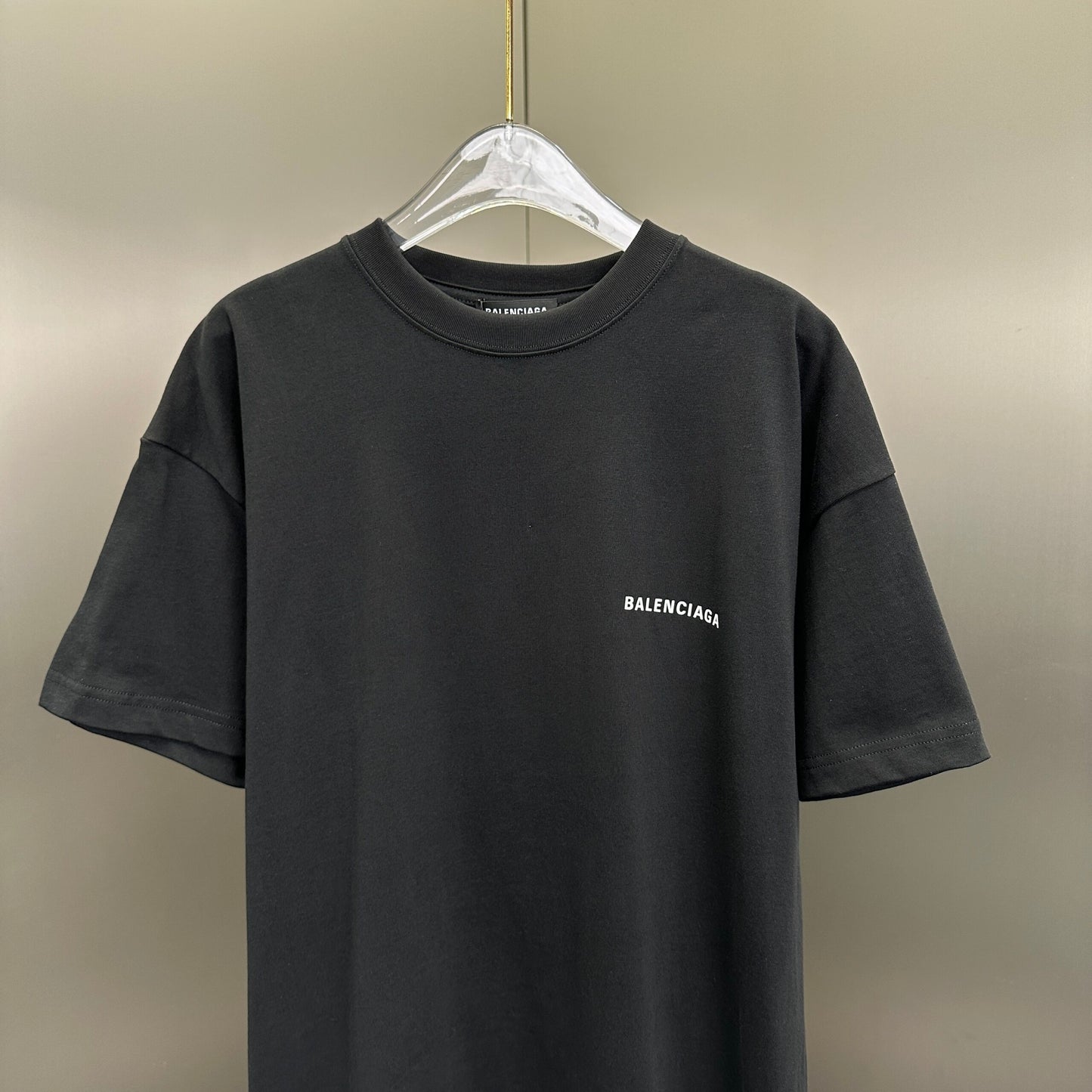 Balenciaga T Cămașă Exclusive - prezentare produs