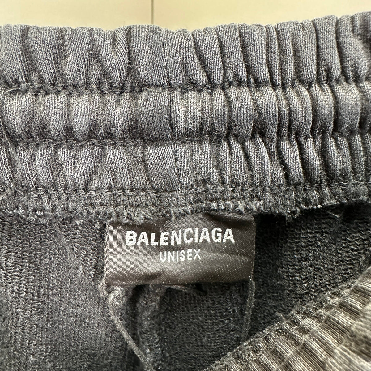 Balenciaga T Cămașă Exclusive - prezentare produs