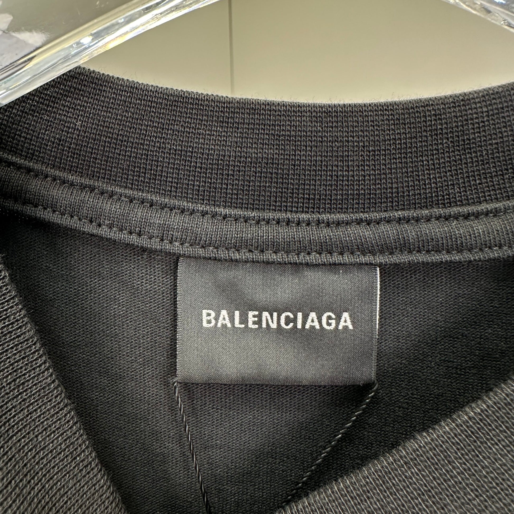 Balenciaga T Cămașă Exclusive - prezentare produs