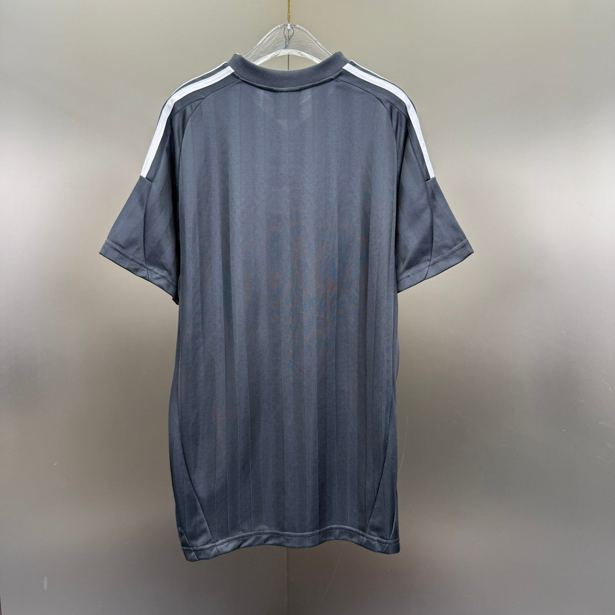 Balenciaga T Cămașă Exclusive - prezentare produs
