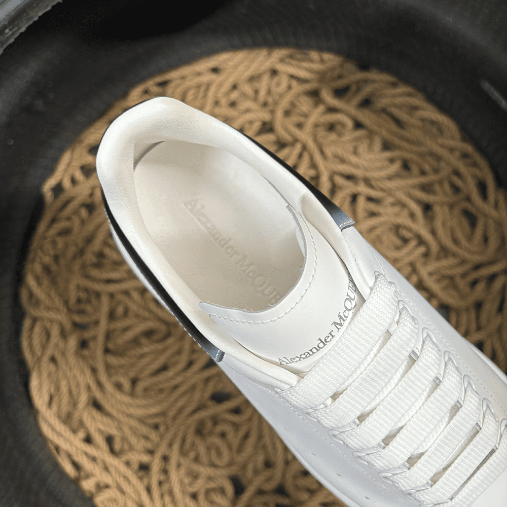 Alexander Mcqueen 26 - prezentare produs
