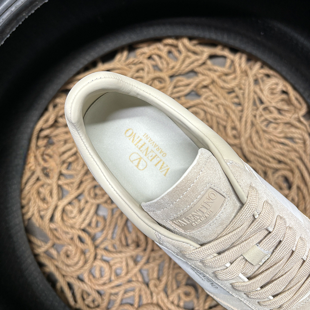 Valentino Upvillage Crem Pantofi sport - prezentare produs