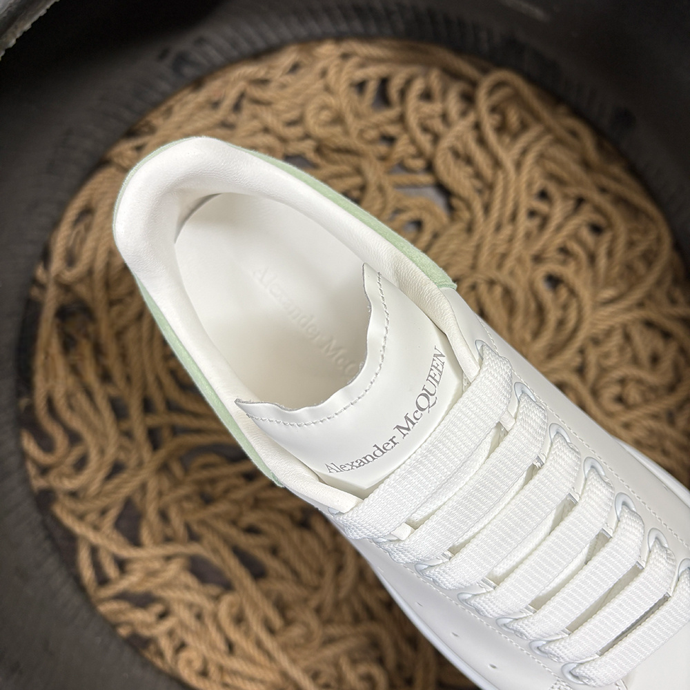 Alexander McQueen Turquoise - prezentare produs