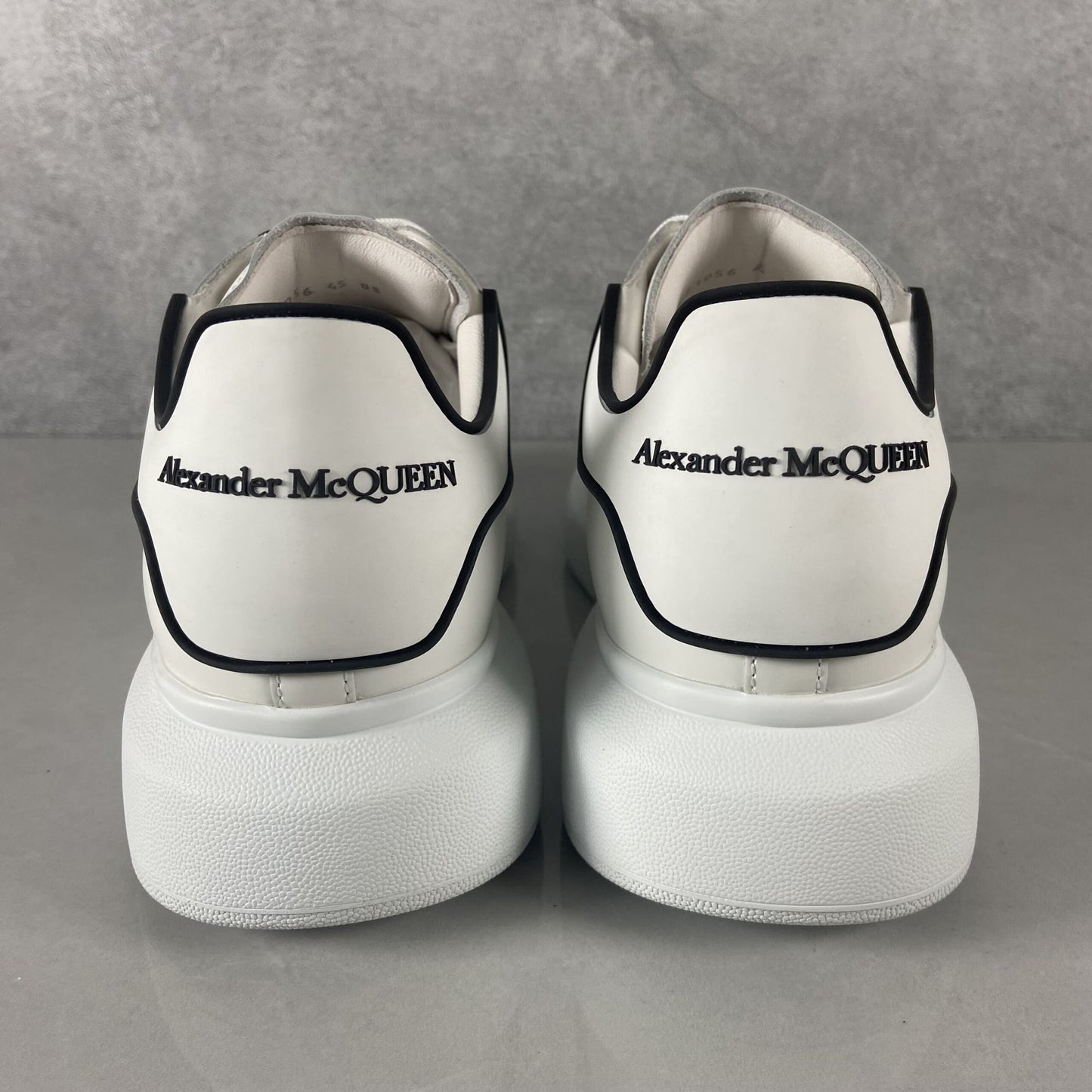 Alexander McQueen Alb Negru Lines Pantofi sport - prezentare produs
