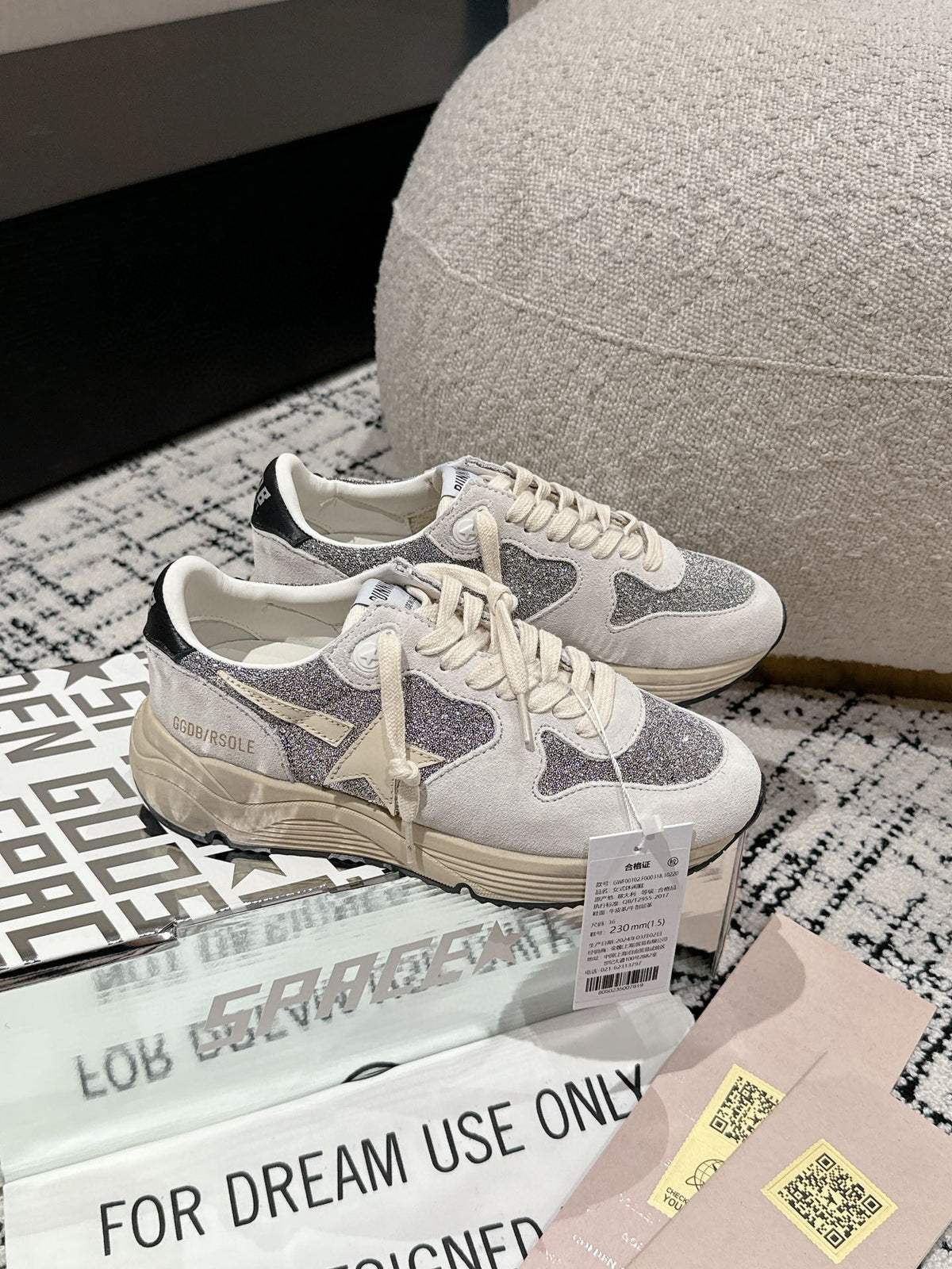Golden Goose Deluxe G13 - prezentare produs