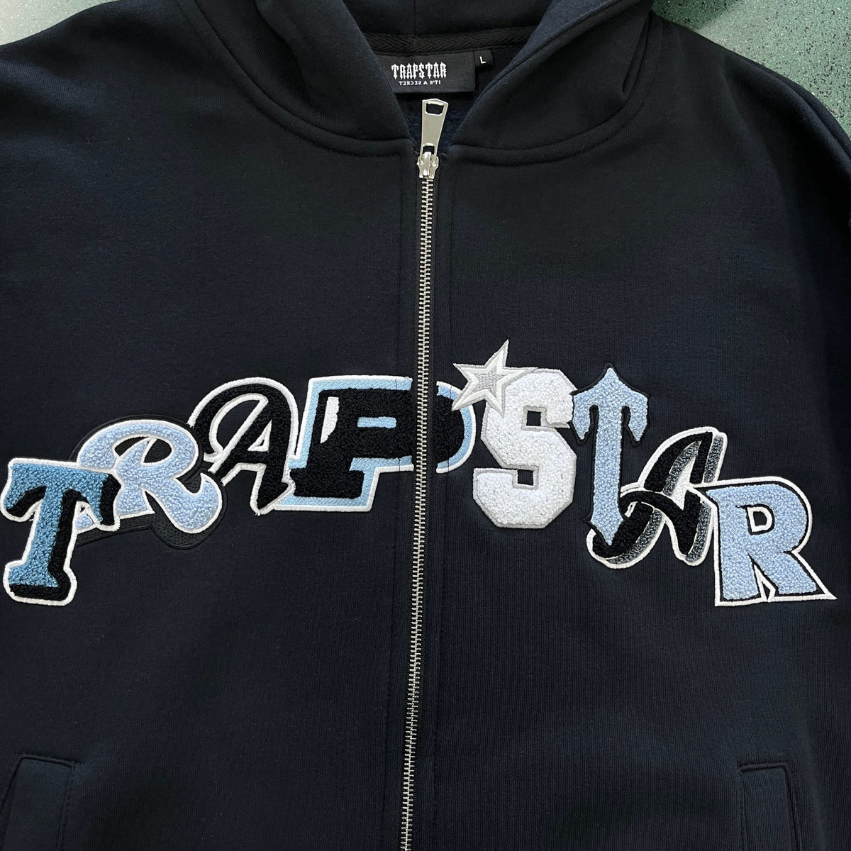 Trapstar Widcard Trening Negru Albastru - prezentare produs