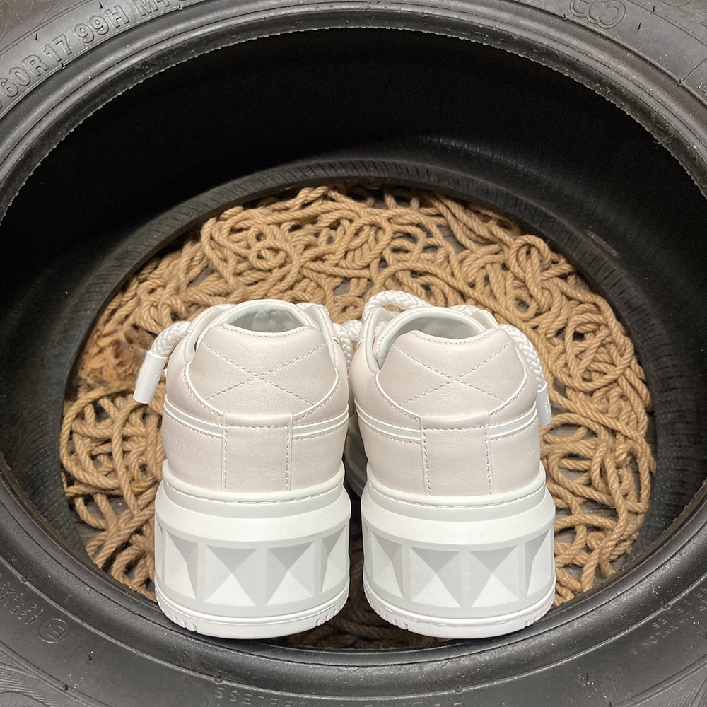 Valentino One Stud Alb Pantofi sport - prezentare produs