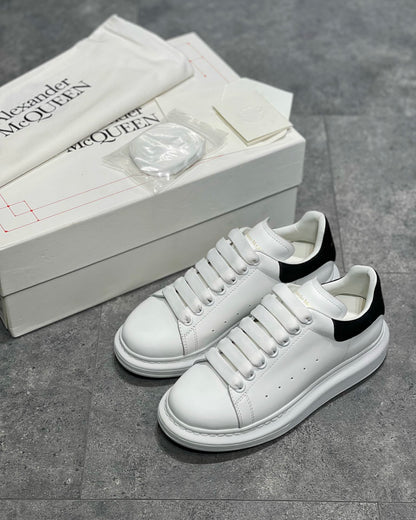 Alexander McQueen Negru Velvet - prezentare produs
