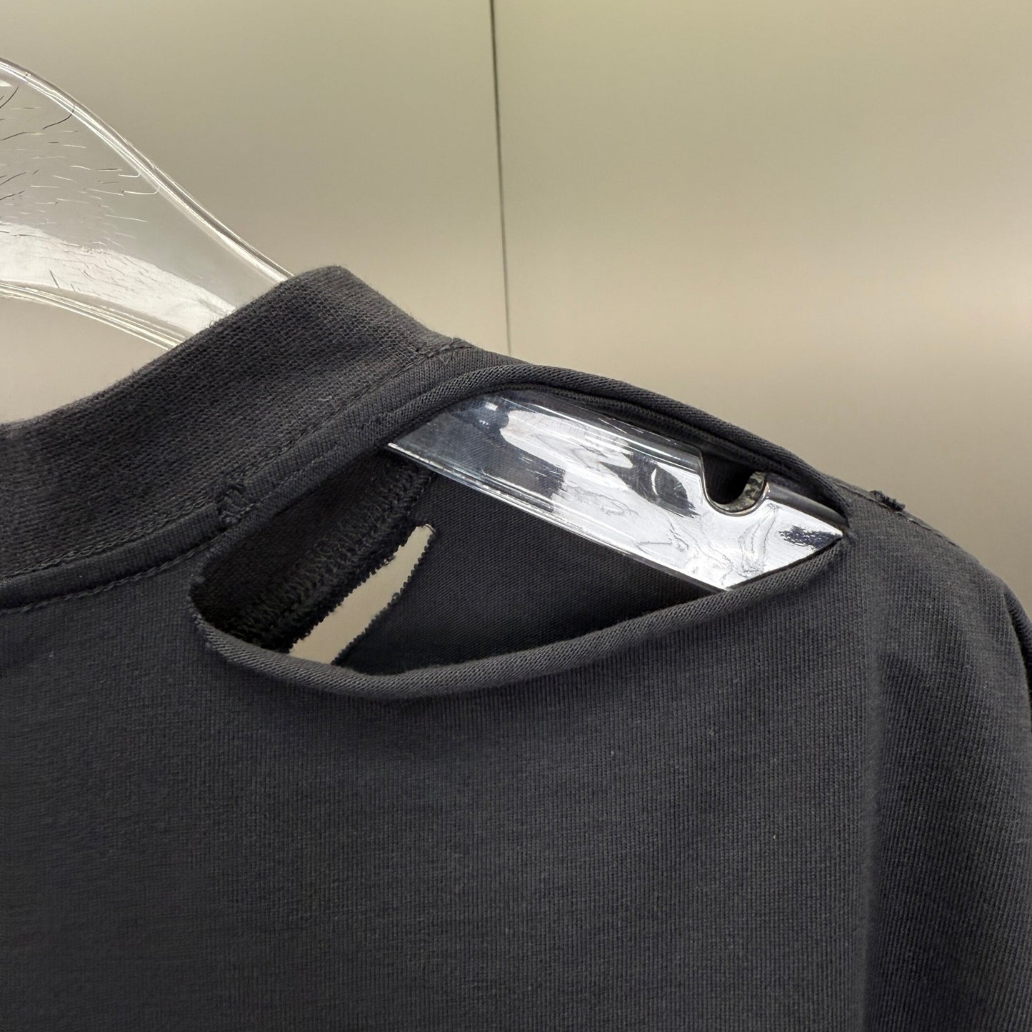 Balenciaga T Cămașă Exclusive - prezentare produs