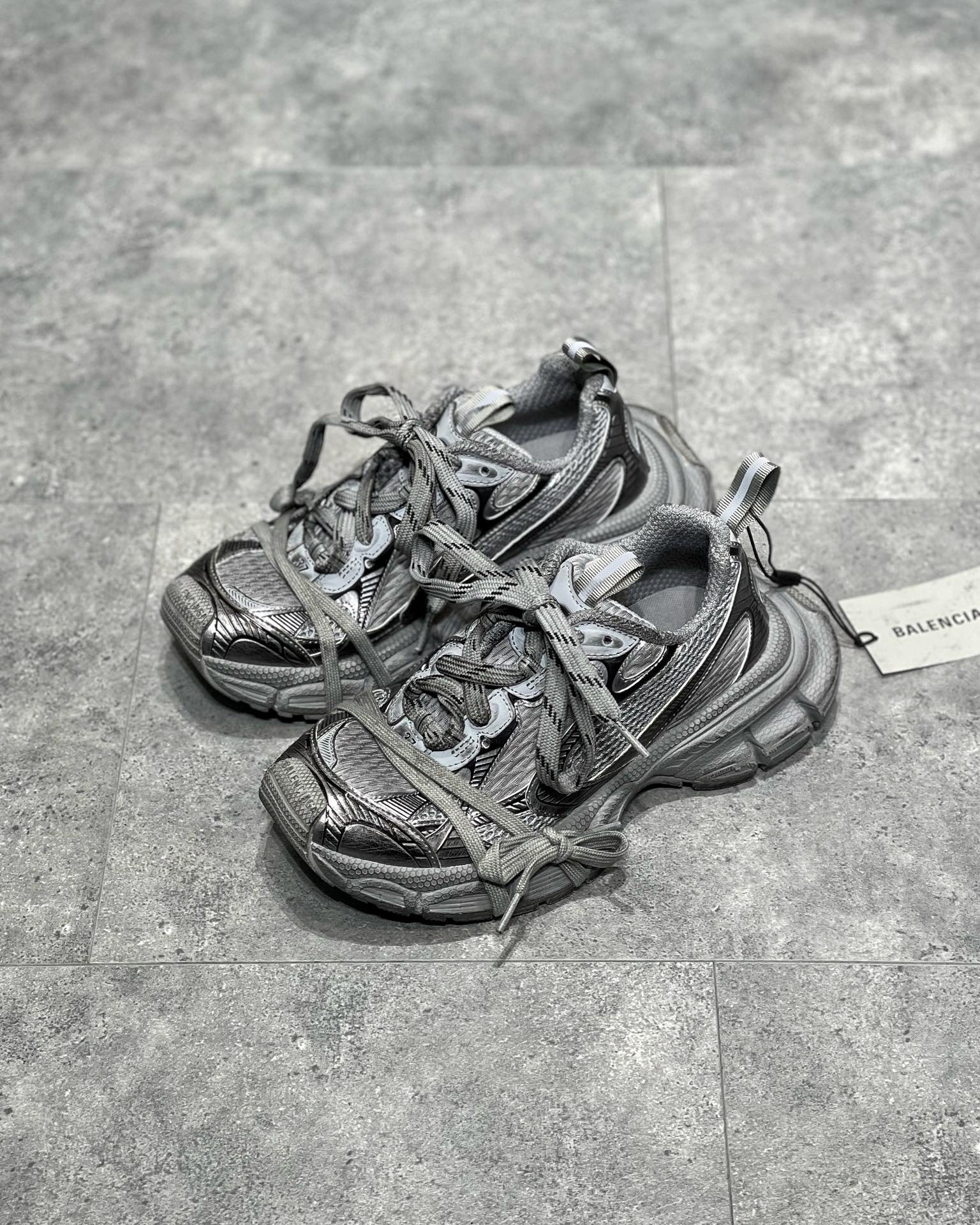 Balenciaga 3XL Gri Pantofi sport - prezentare produs