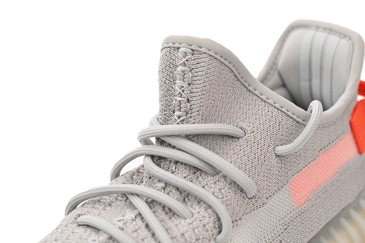 Adidas Yeezy Yeezy 350 V2 Tail Light - prezentare produs
