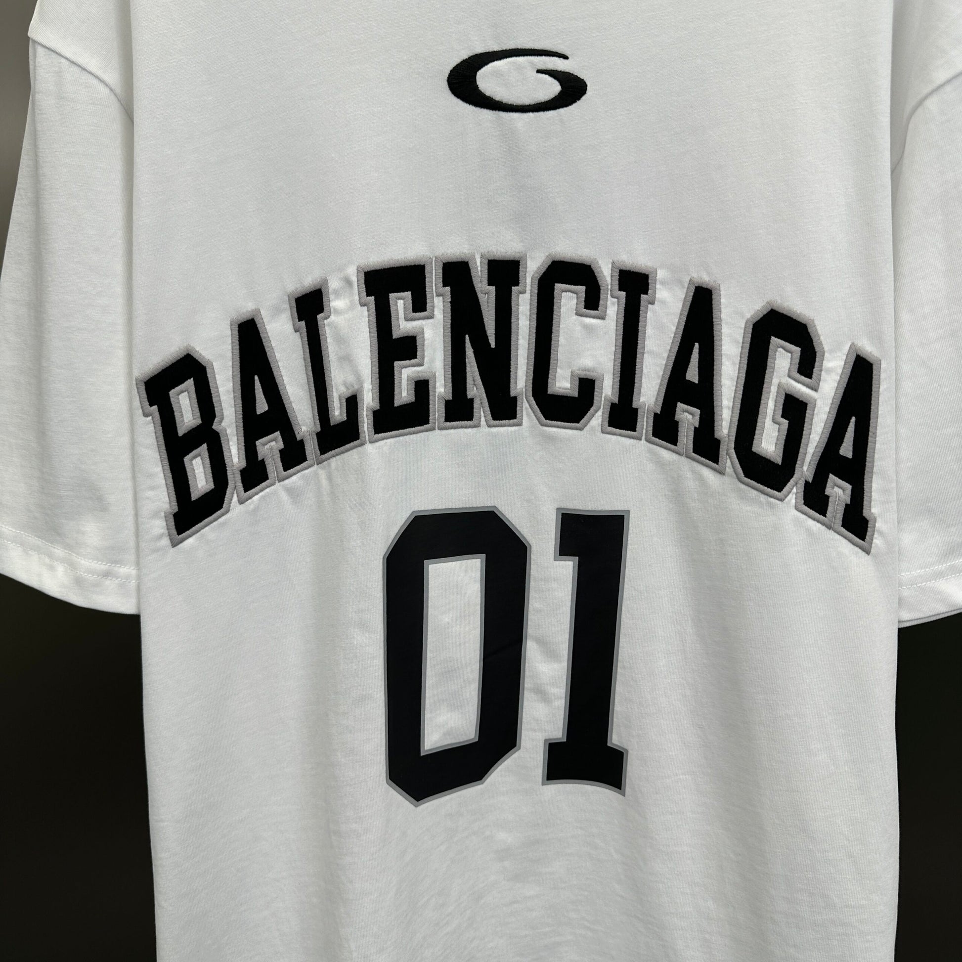 Balenciaga T Cămașă Exclusive - prezentare produs