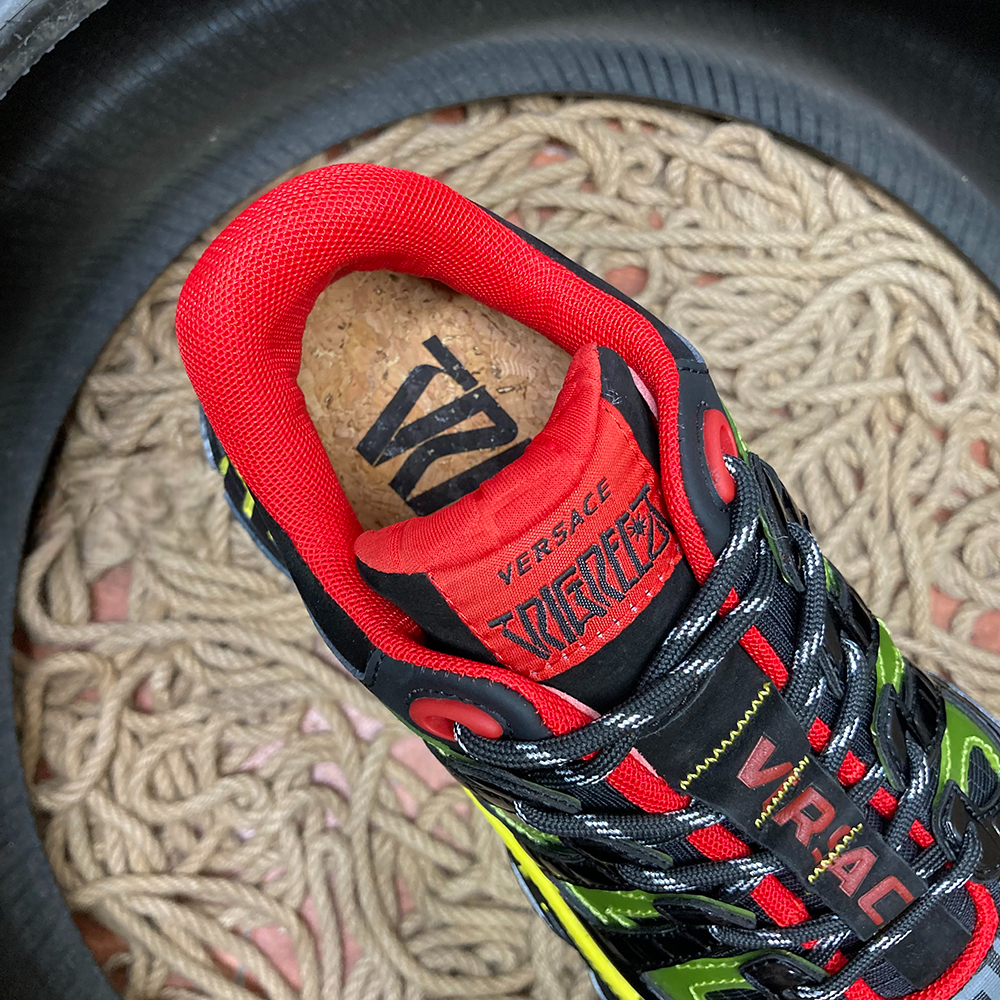 Versace Trigreca V02 Pantofi sport - prezentare produs