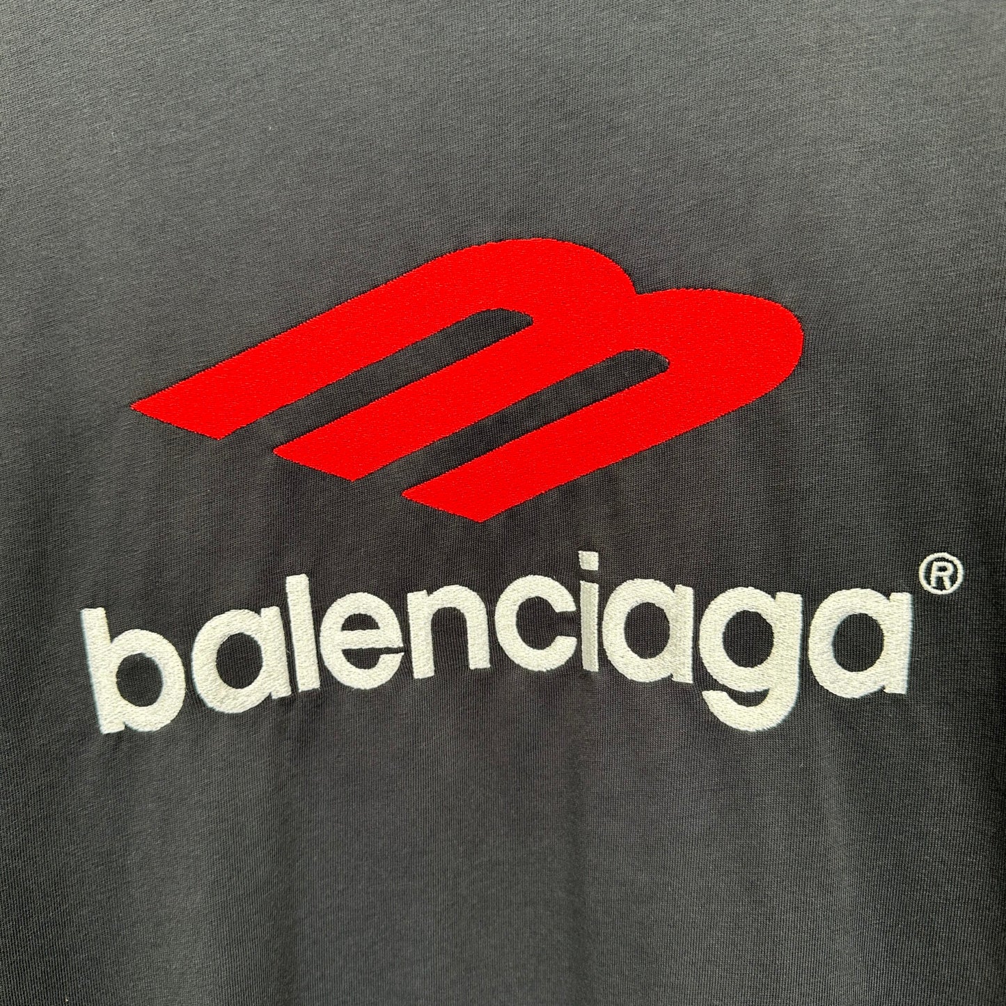 Balenciaga T Cămașă Exclusive - prezentare produs