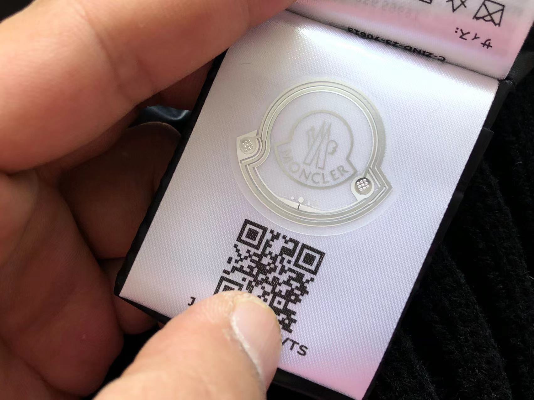 Moncler - prezentare produs