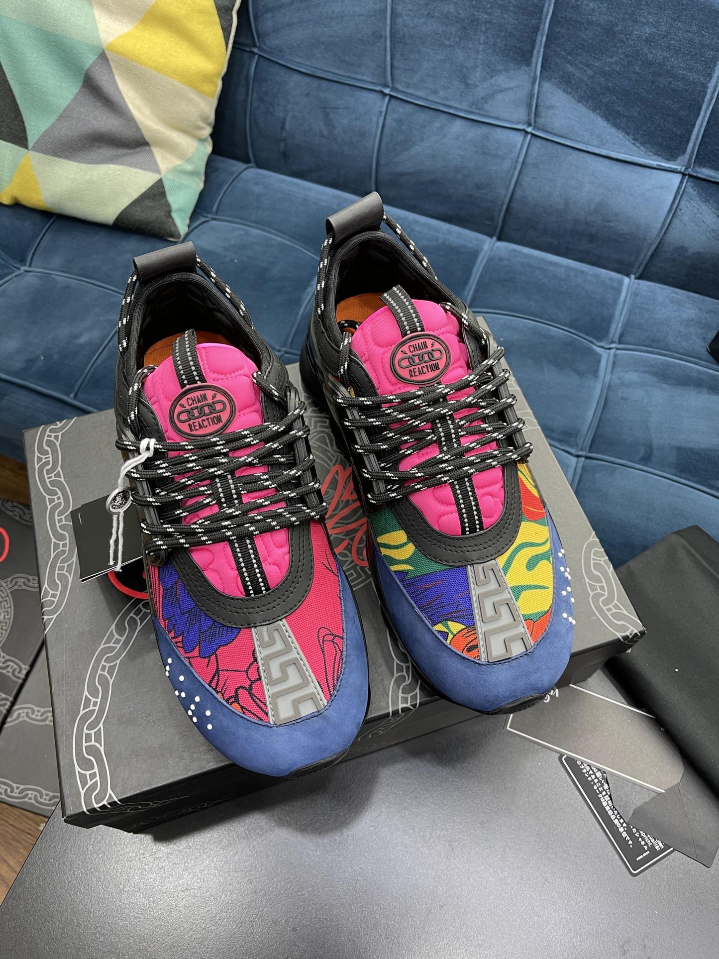 Versace Chain Reaction Violet Negru - prezentare produs