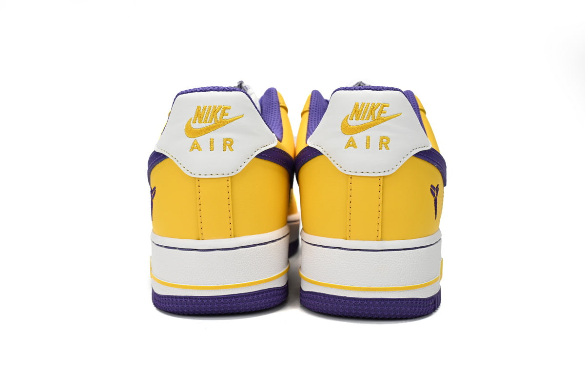 Nike Air Force X Kobe Bryant Pantofi sport - prezentare produs