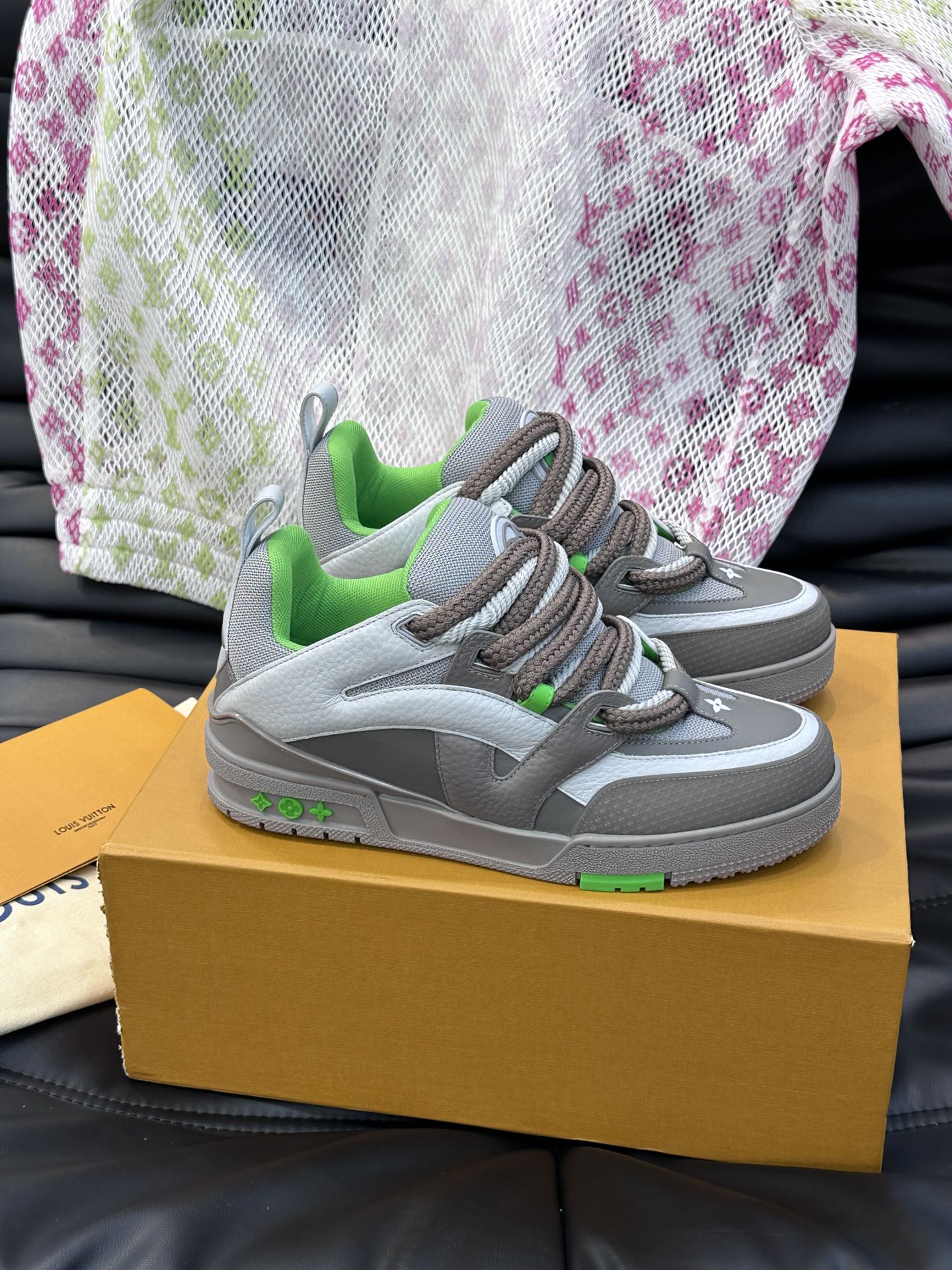 Louis Vuitton LV Skate Gri Verde - prezentare produs