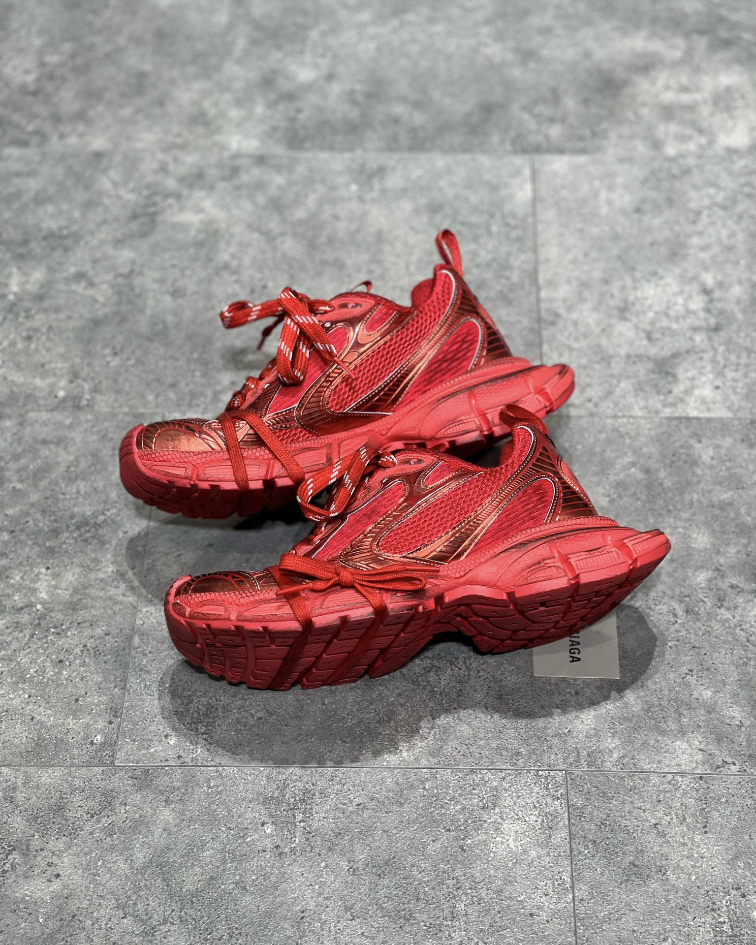 Balenciaga 3XL Roșu - prezentare produs