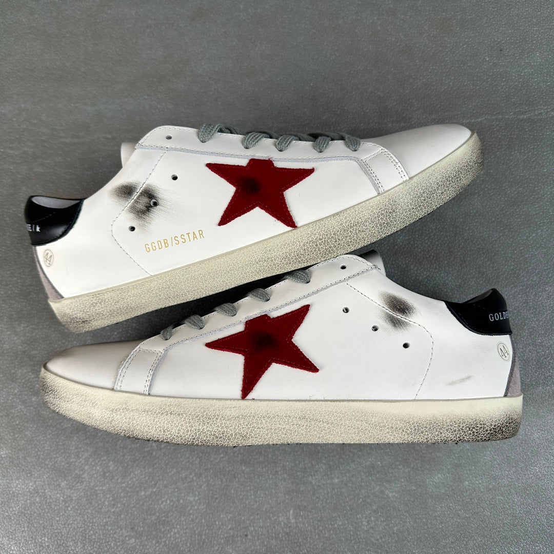 Golden Goose Deluxe G32 Pantofi sport - prezentare produs