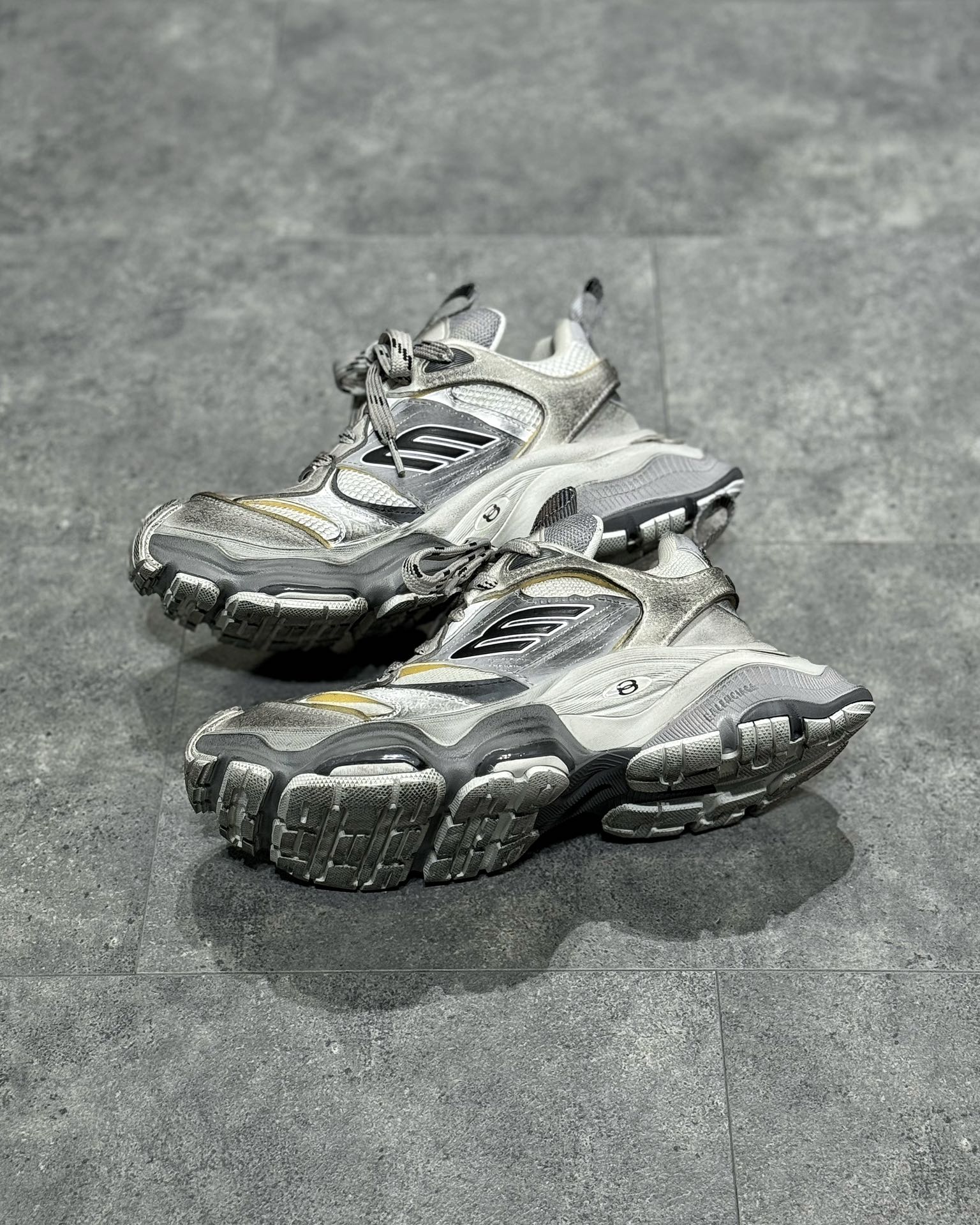 Balenciaga Cargo Gri Pantofi sport - prezentare produs