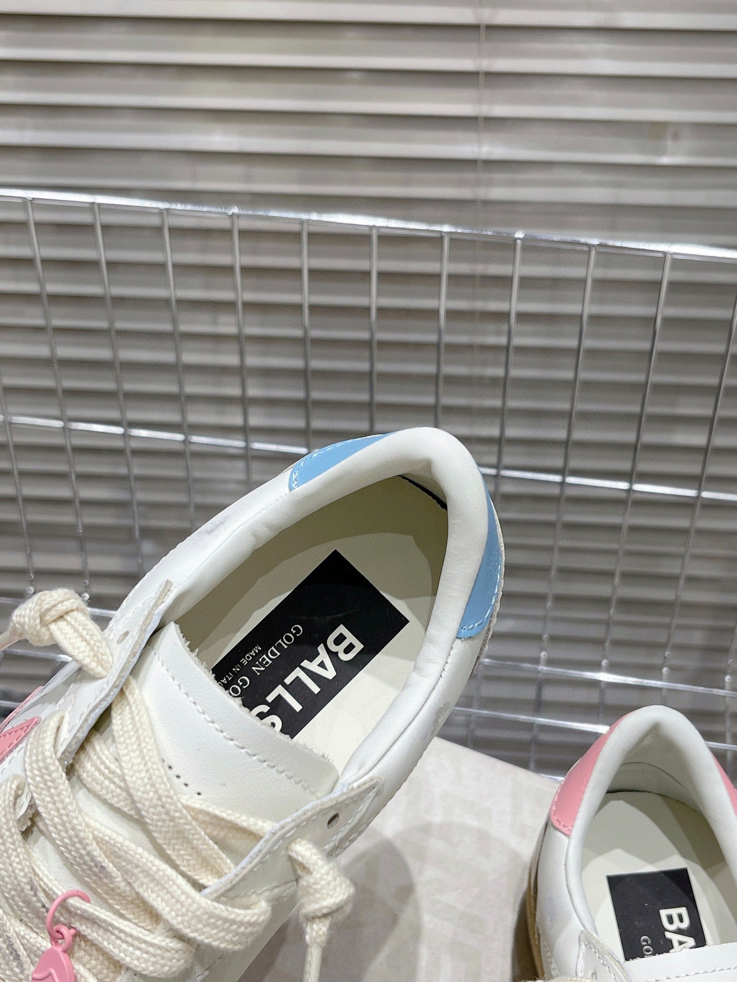 Golden Goose Deluxe G70 Pantofi sport - prezentare produs