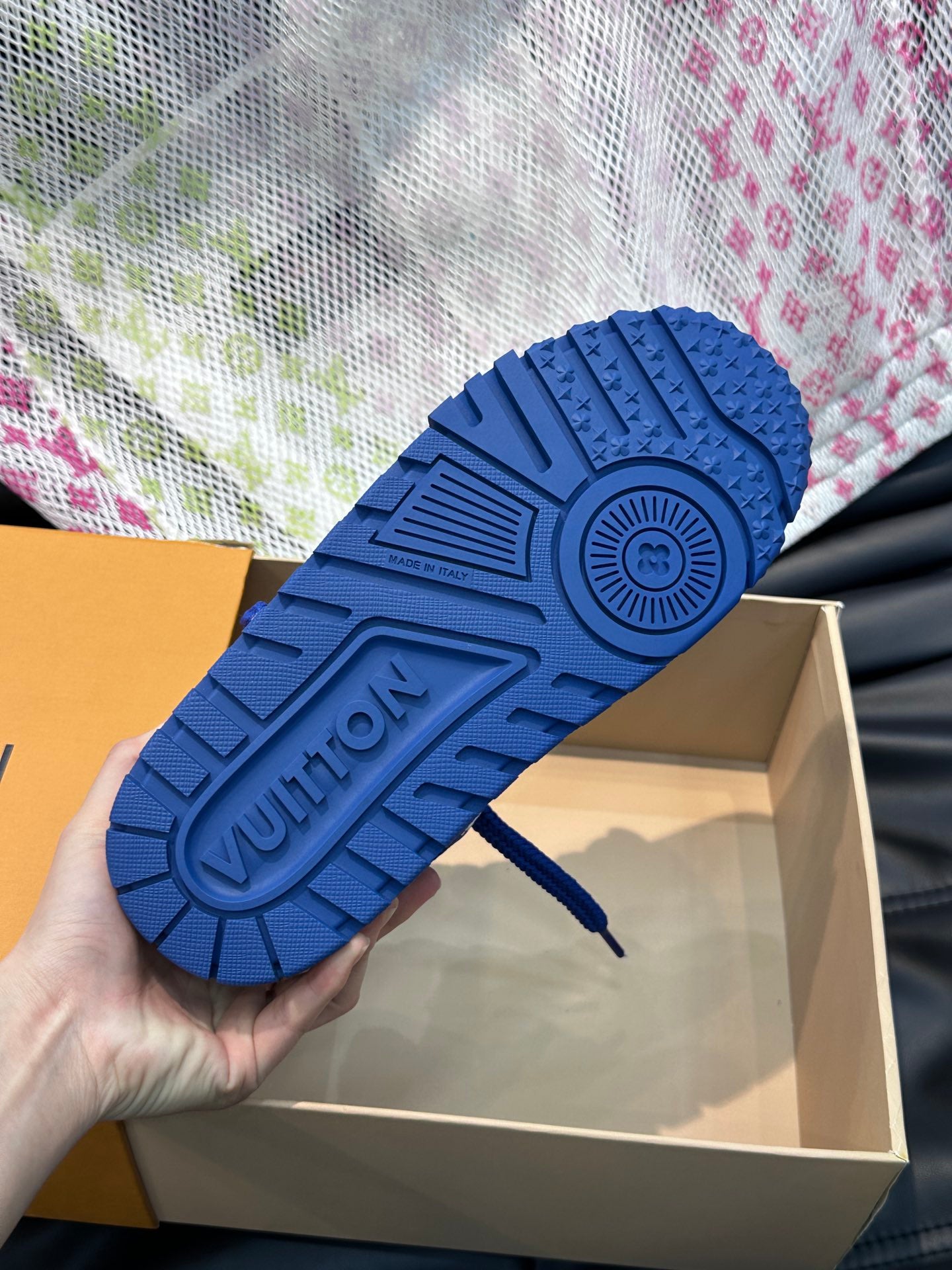 Louis Vuitton LV Trainers Maxi Albastru Stones - prezentare produs