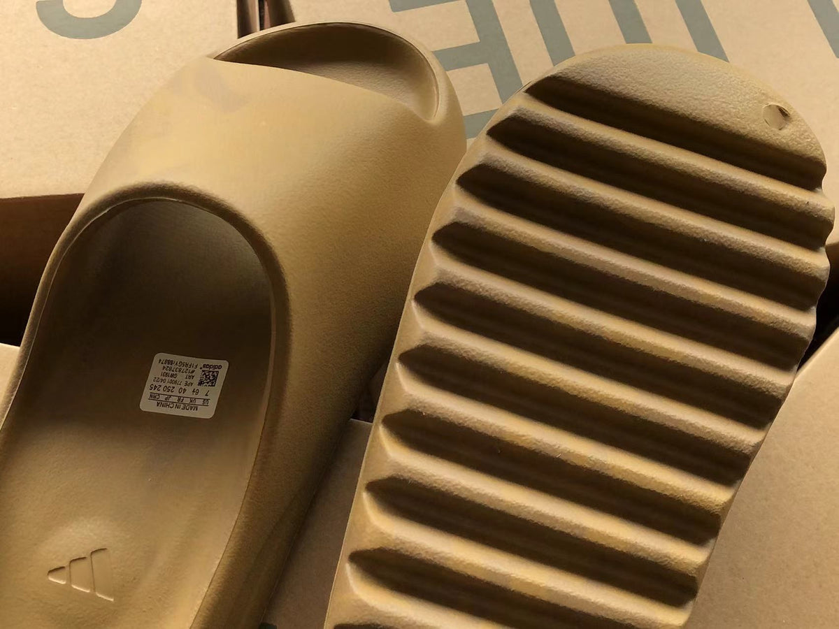 Adidas Yeezy Yeezy Slide Maro - prezentare produs