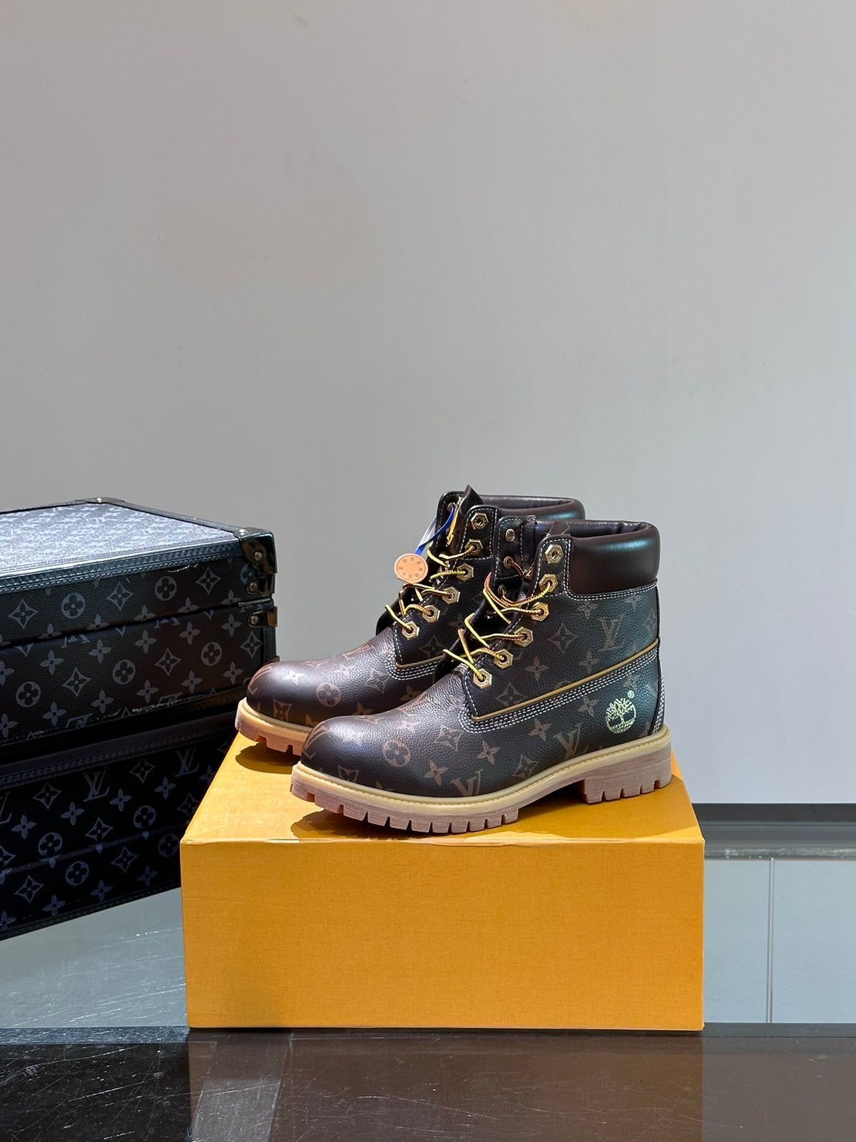 Louis Vuitton LV X Timberland Ghete Închis Maro Piele - prezentare produs