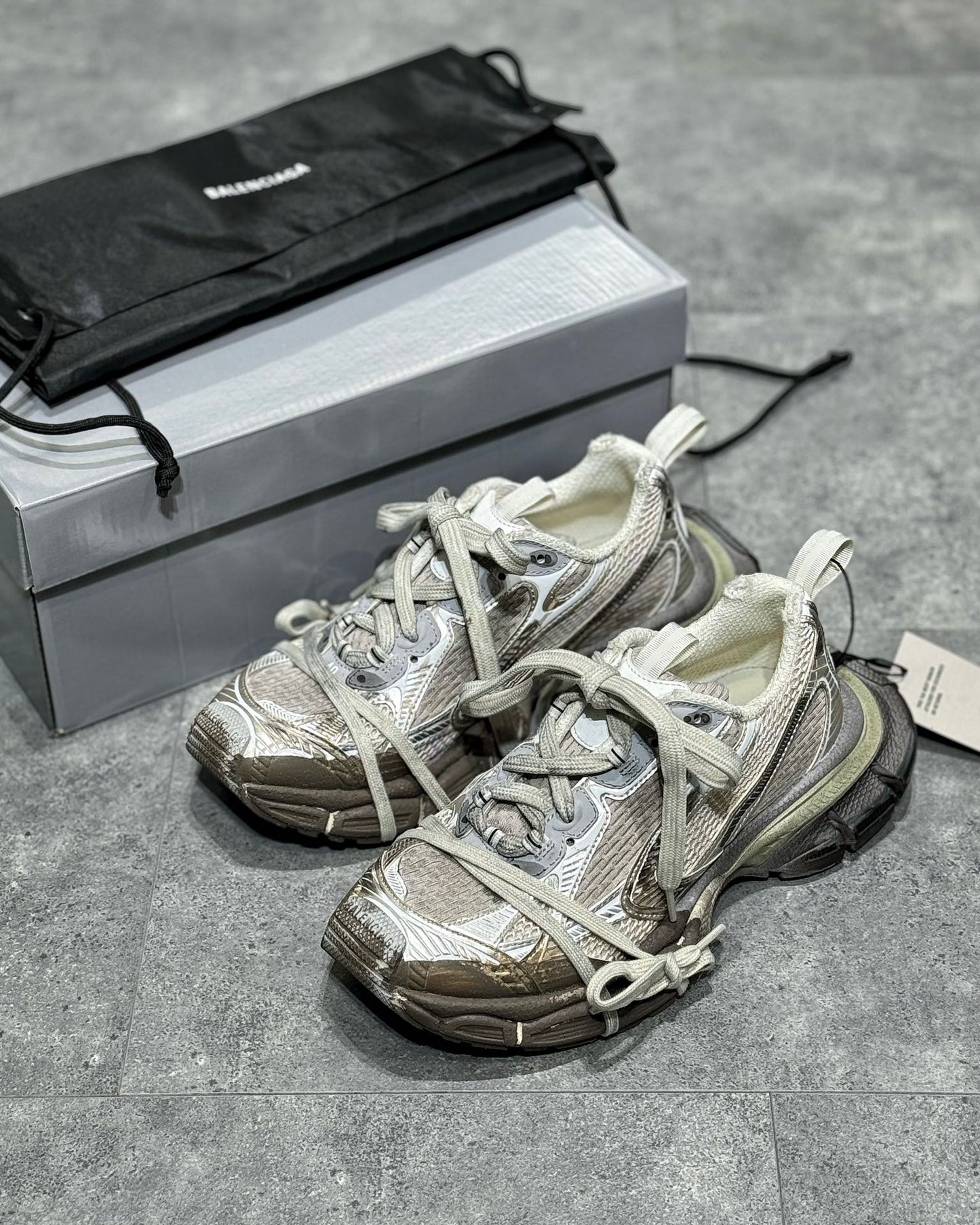 Balenciaga 3XL Alb - prezentare produs