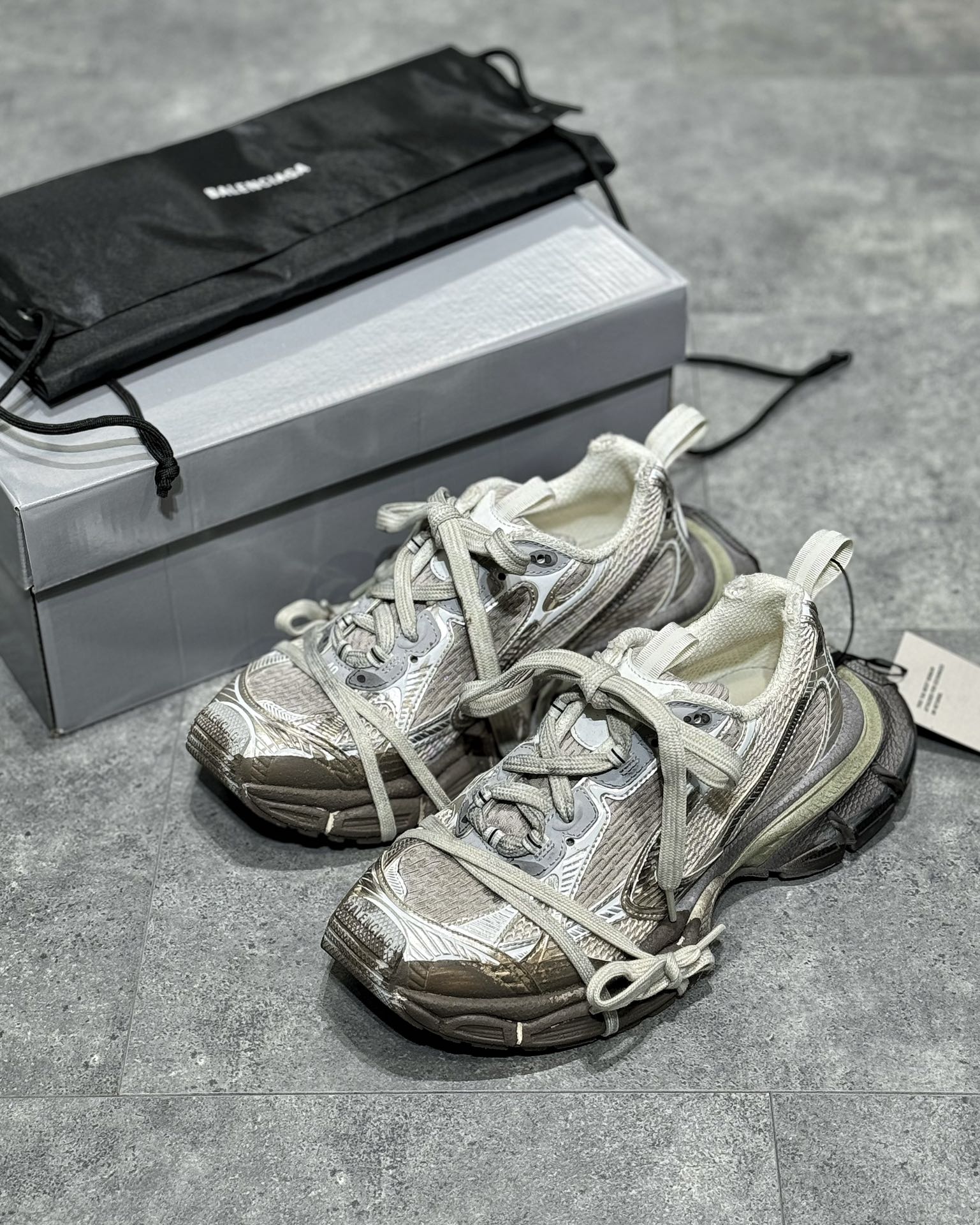 Balenciaga 3XL Alb - prezentare produs