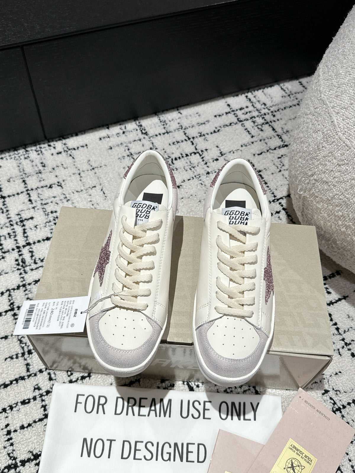 Golden Goose Deluxe G04 Pantofi sport - prezentare produs