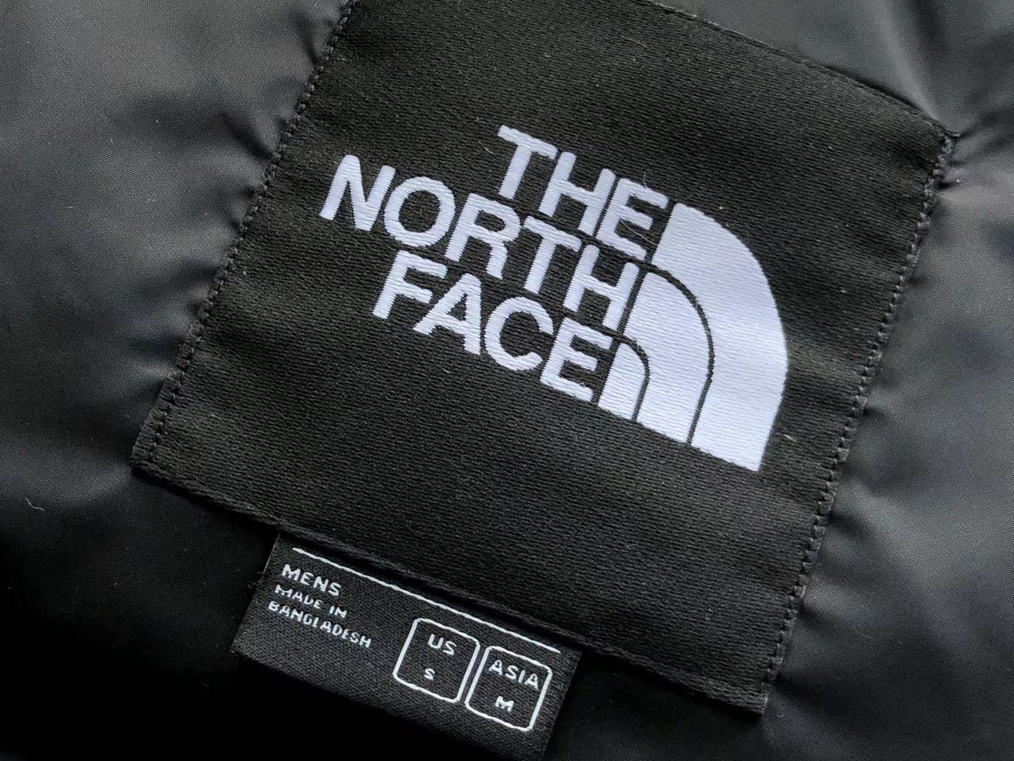 The North Face 700 Negru Pattern Geacă - prezentare produs