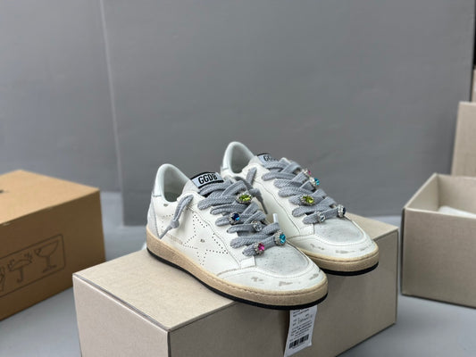 Golden Goose Deluxe G44 - prezentare produs