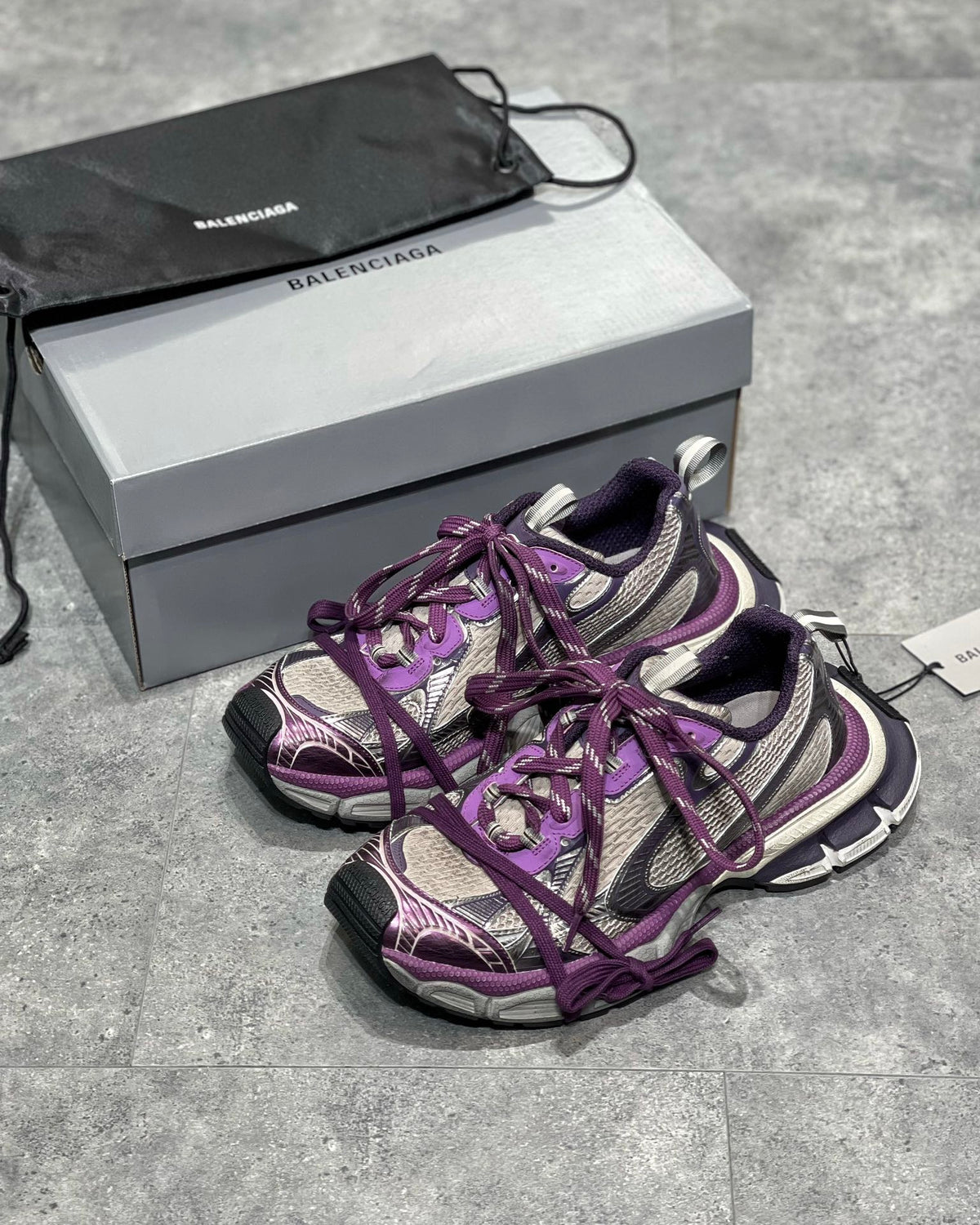 Balenciaga 3XL Violet - prezentare produs