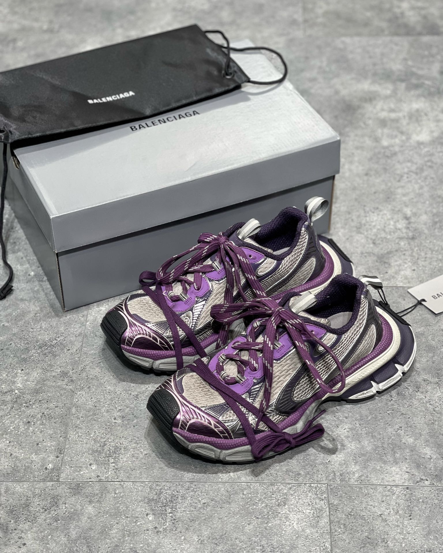 Balenciaga 3XL Violet - prezentare produs