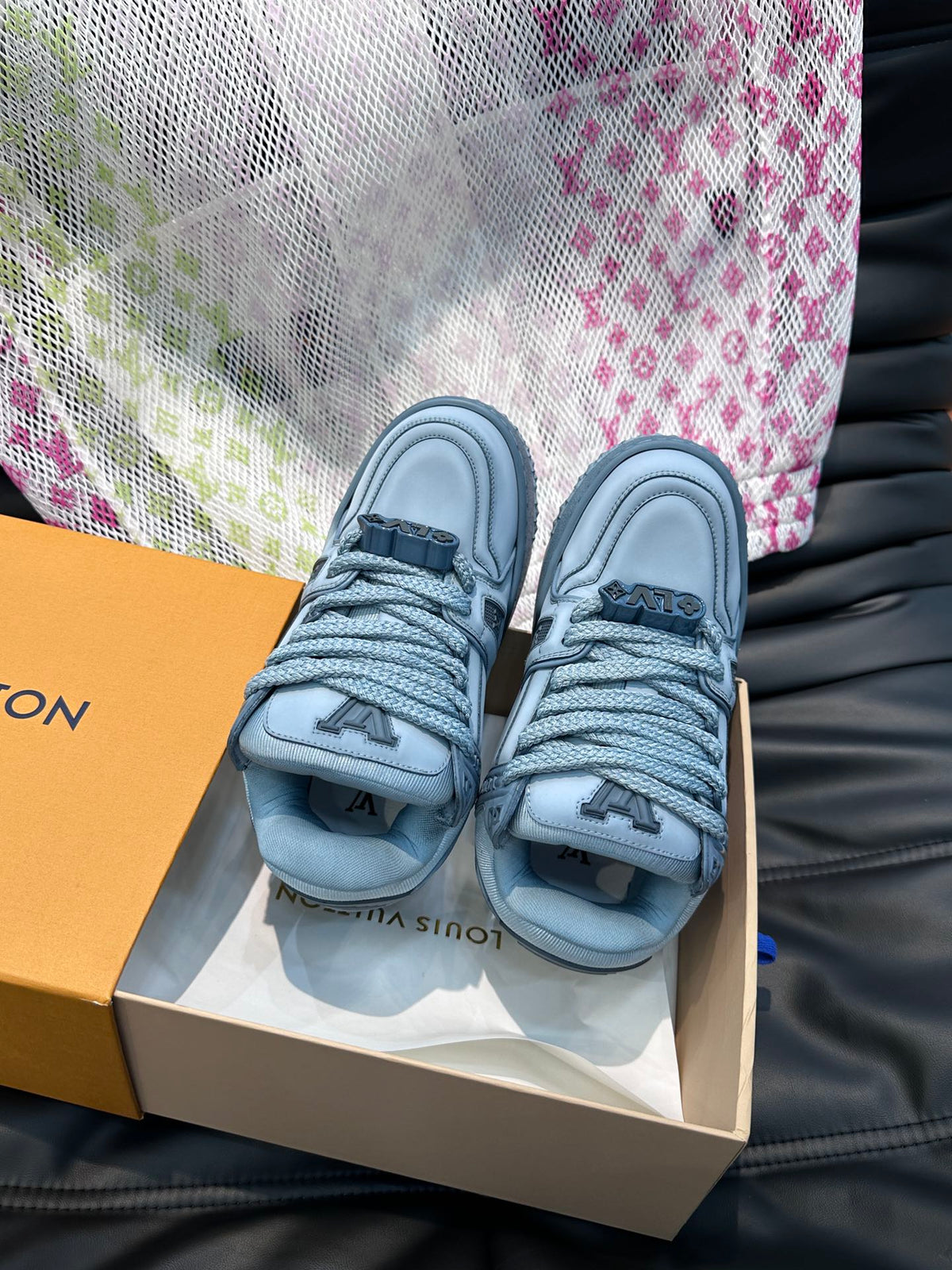Louis Vuitton LV Trainers Maxi Washed Albastru - prezentare produs