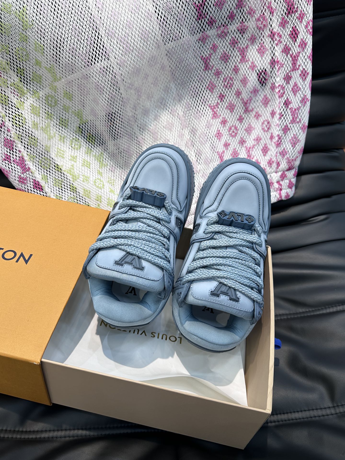 Louis Vuitton LV Trainers Maxi Washed Albastru - prezentare produs